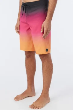 O’Neill Performance<HYPERFREAK DIVERGENT 21" BOARDSHORTS