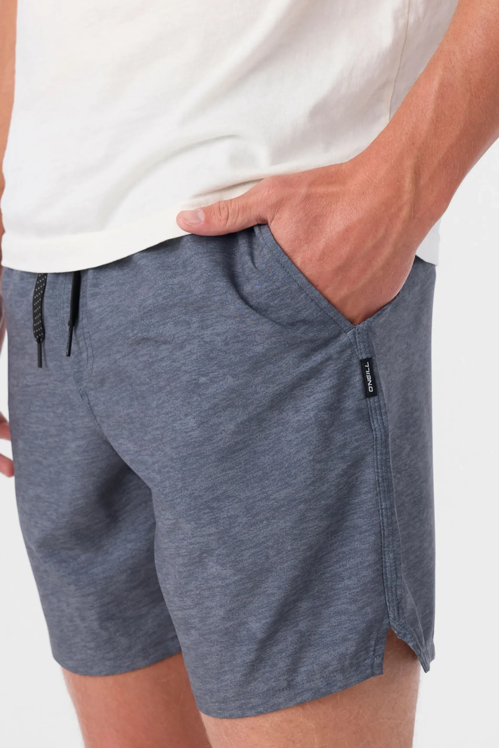 O’Neill Shorts<PERFORM LINED 17" ATHLETIC SHORTS
