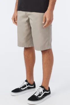 O’Neill Shorts<REDWOOD 22" CHINO SHORTS