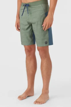 O’Neill Performance<TRVLR ENDURO 20" BOARDSHORTS