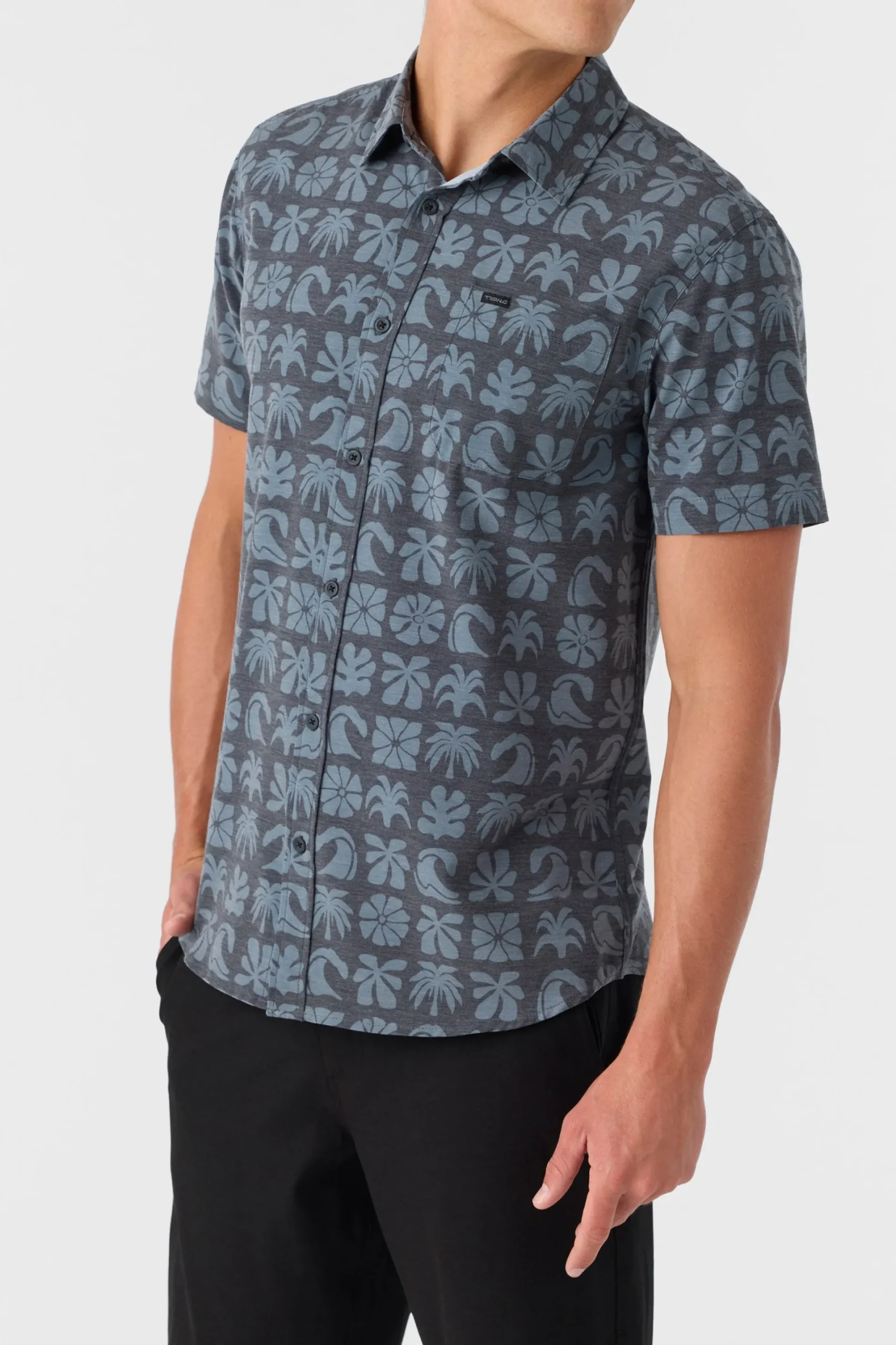 O’Neill Shirts & Flannels<TRVLR UPF TRAVERSE STANDARD FIT SHIRT