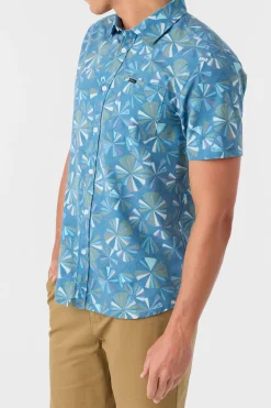 O’Neill Shirts & Flannels<TRVLR UPF TRAVERSE STANDARD FIT SHIRT