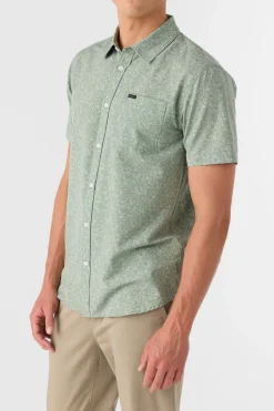 O’Neill Shirts & Flannels<TRVLR UPF TRAVERSE STANDARD FIT SHIRT