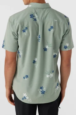 O’Neill Shirts & Flannels<TRVLR UPF TRAVERSE STANDARD FIT SHIRT